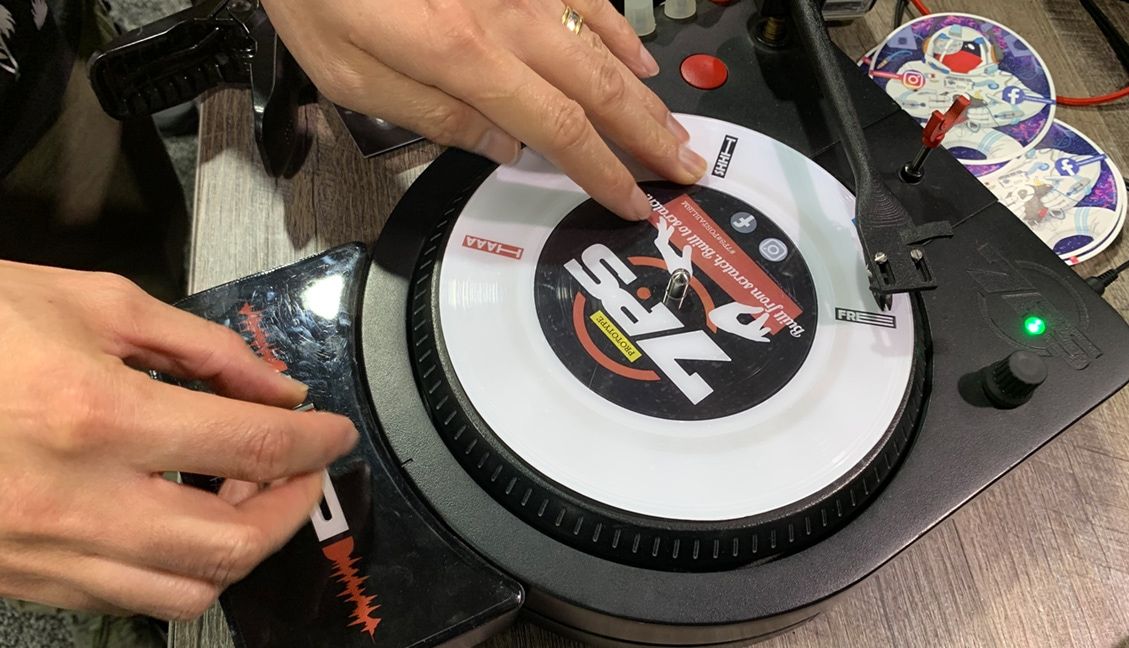 7PS - 7" portable scratcher at NAMM 2019