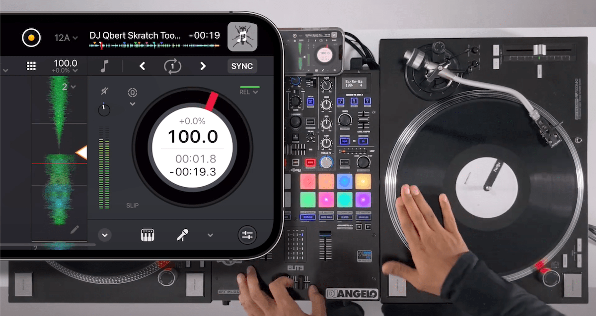 djay Pro on iPhone with DVS control